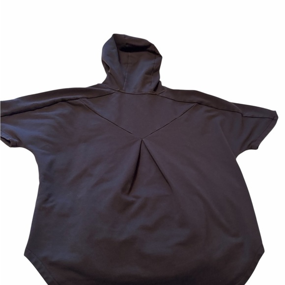 The North Face Black Women's Short Sleeve Lightweight Hoodie-Front pockets-XS - Picture 3 of 10